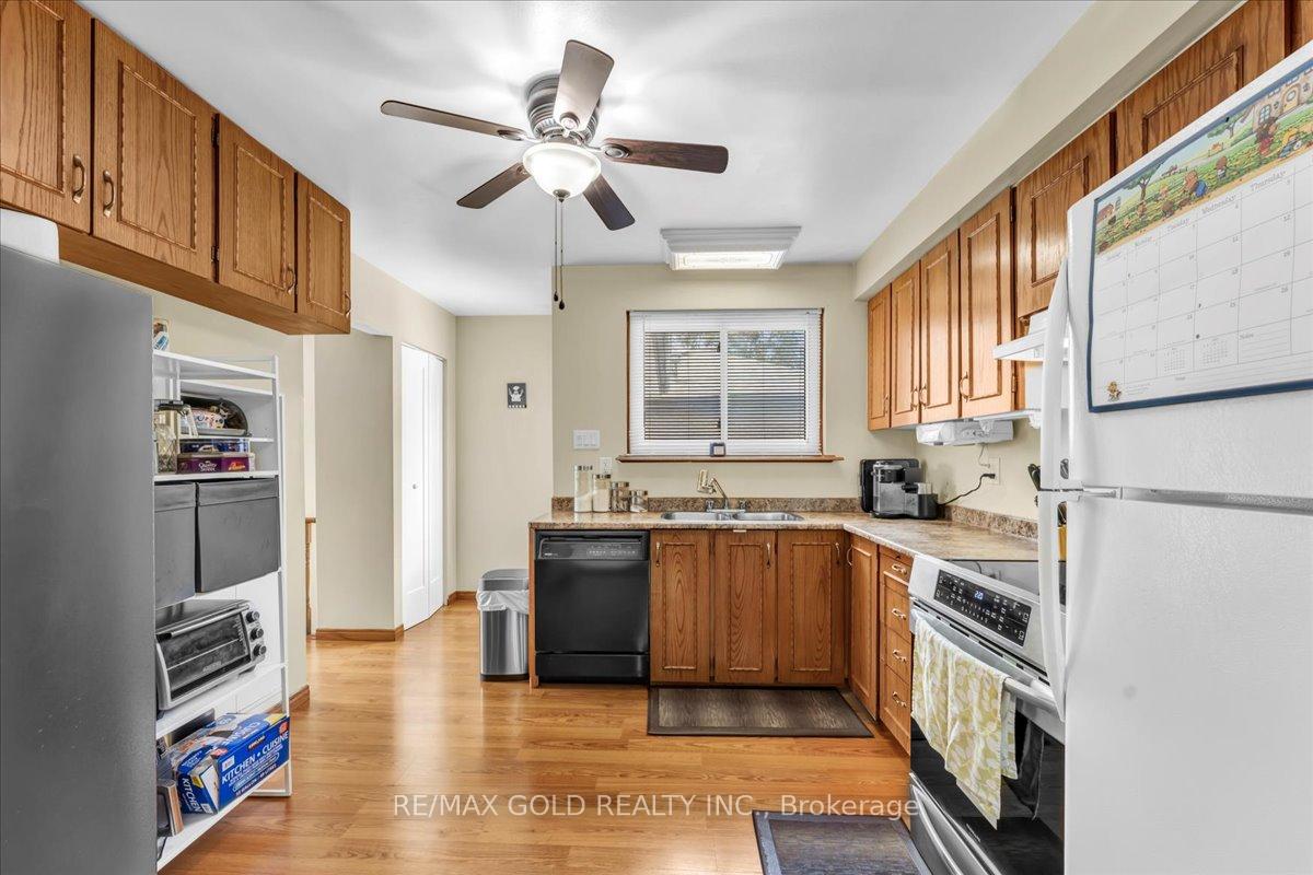 Photo 14 of 53 Dorchester Drive, Brampton, Southgate — HOMEH