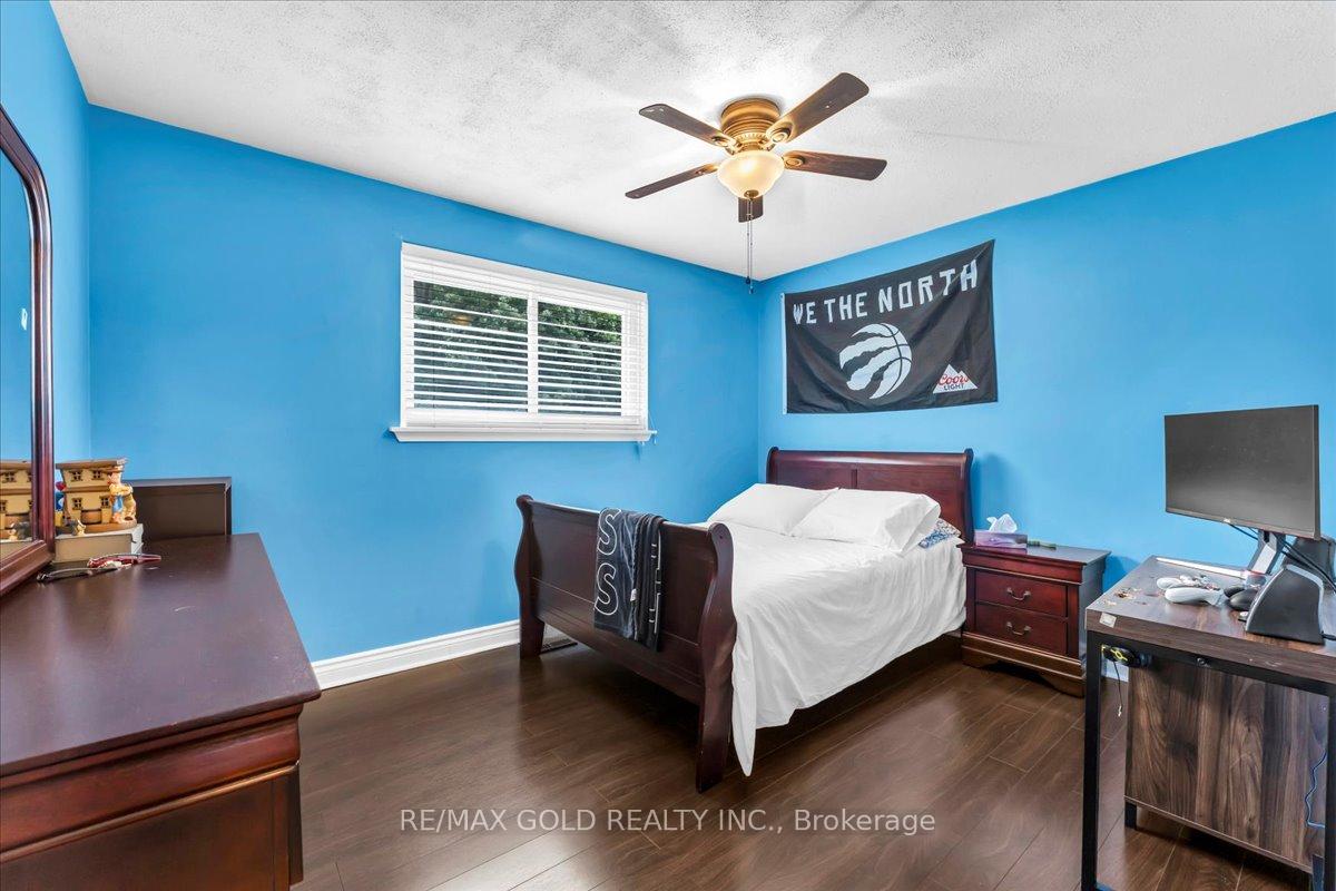 Photo 22 of 53 Dorchester Drive, Brampton, Southgate — HOMEH