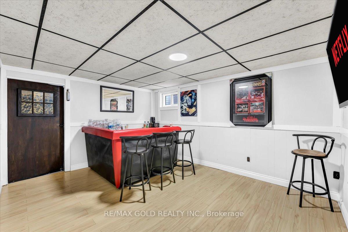 Photo 32 of 53 Dorchester Drive, Brampton, Southgate — HOMEH
