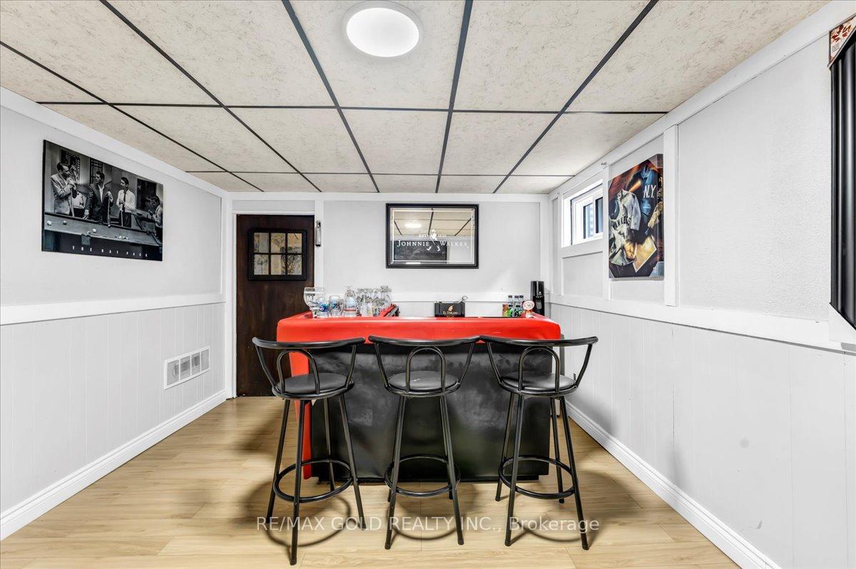 Photo 33 of 53 Dorchester Drive, Brampton, Southgate — HOMEH