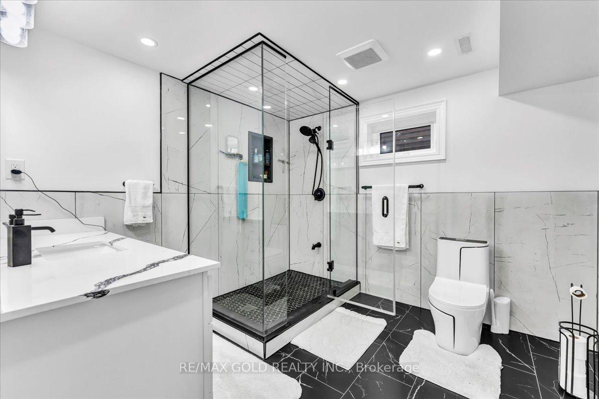 Photo 36 of 53 Dorchester Drive, Brampton, Southgate — HOMEH