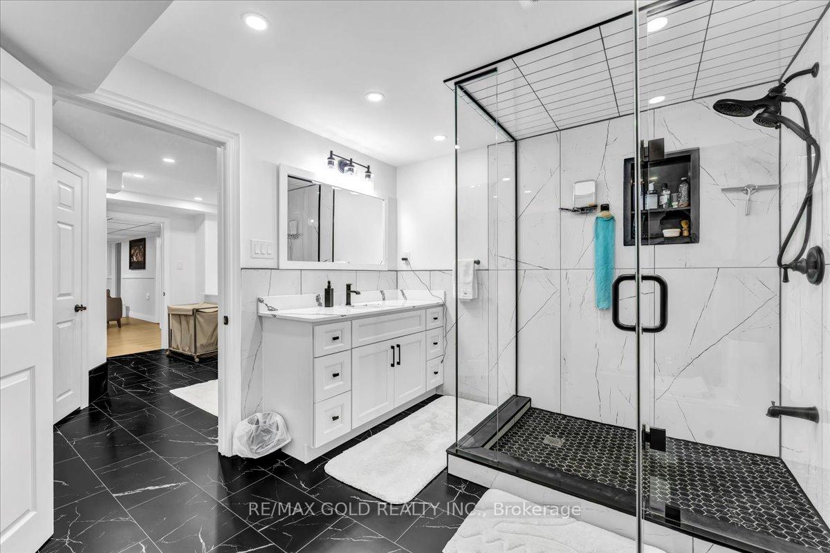 Photo 37 of 53 Dorchester Drive, Brampton, Southgate — HOMEH