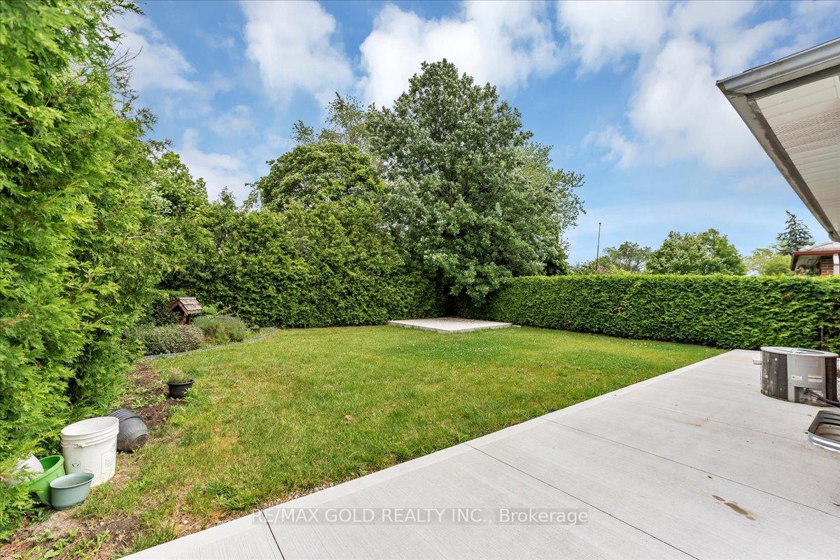 Photo 41 of 53 Dorchester Drive, Brampton, Southgate — HOMEH