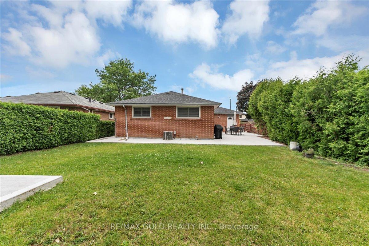 Photo 42 of 53 Dorchester Drive, Brampton, Southgate — HOMEH