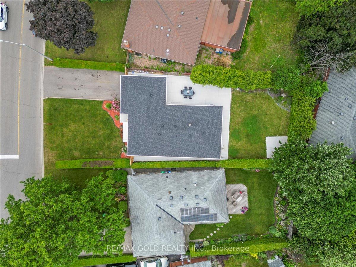 Photo 48 of 53 Dorchester Drive, Brampton, Southgate — HOMEH