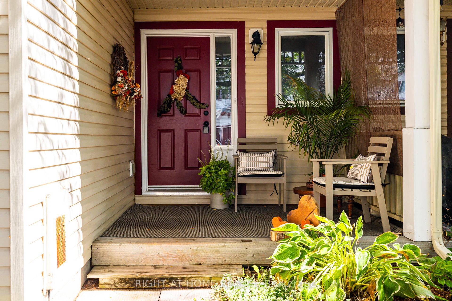 Photo 5 of 105 Crampton Drive, Carleton Place, Carleton Place — HOMEH