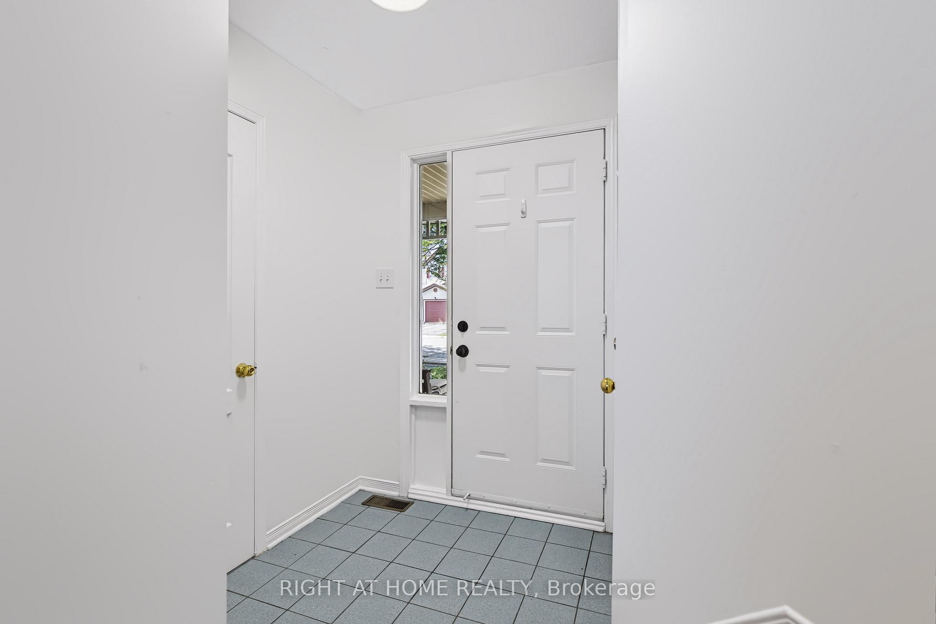 Photo 6 of 105 Crampton Drive, Carleton Place, Carleton Place — HOMEH