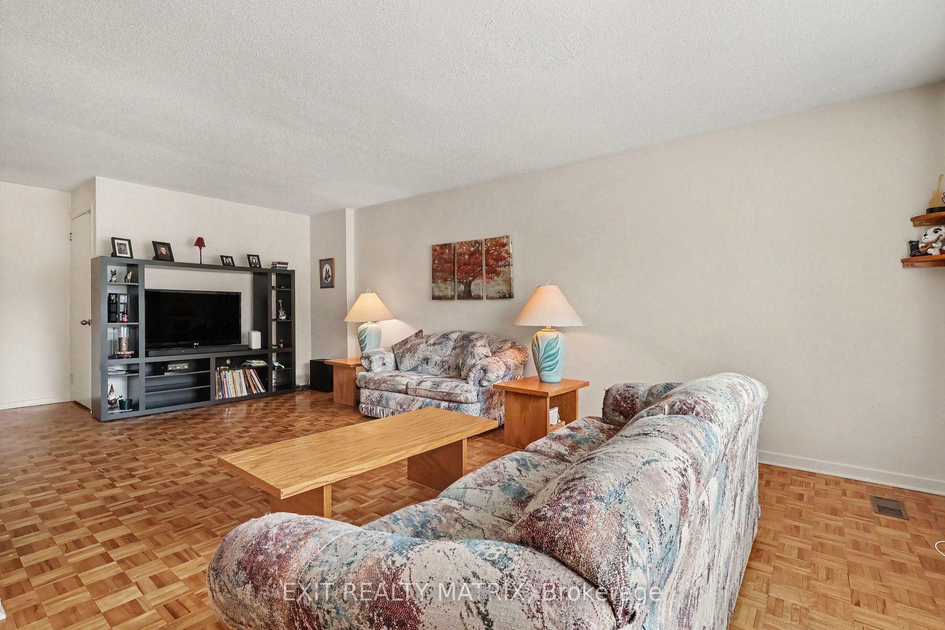 Photo 4 of 1887 Elmridge Drive, Ottawa, Beacon Hill South — HOMEH