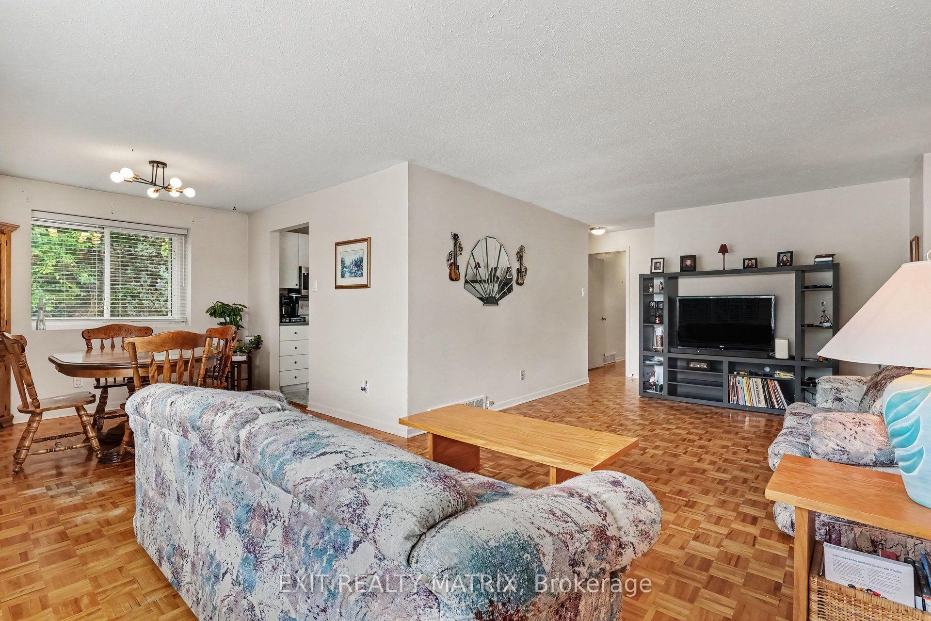 Photo 6 of 1887 Elmridge Drive, Ottawa, Beacon Hill South — HOMEH