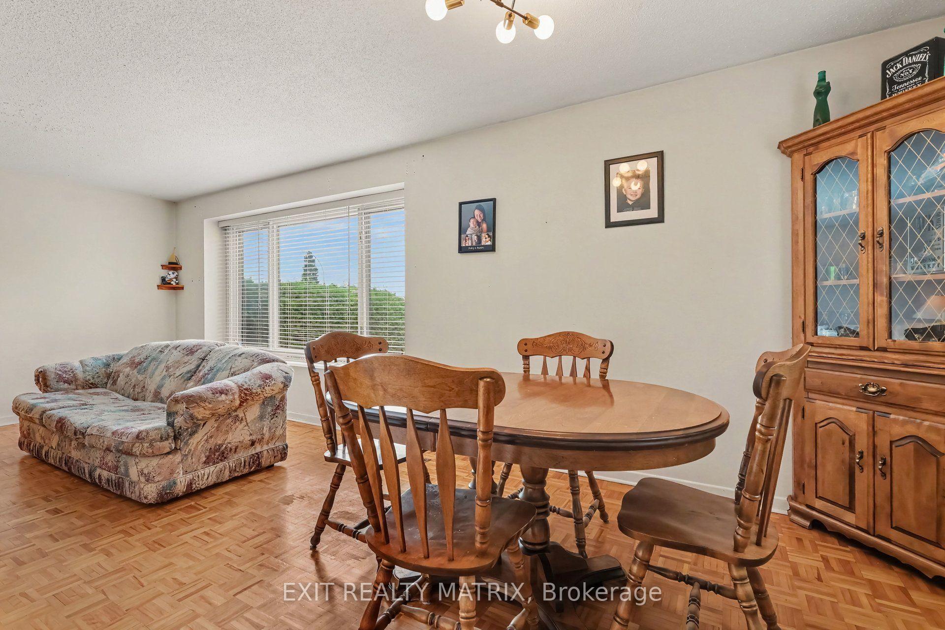 Photo 8 of 1887 Elmridge Drive, Ottawa, Beacon Hill South — HOMEH