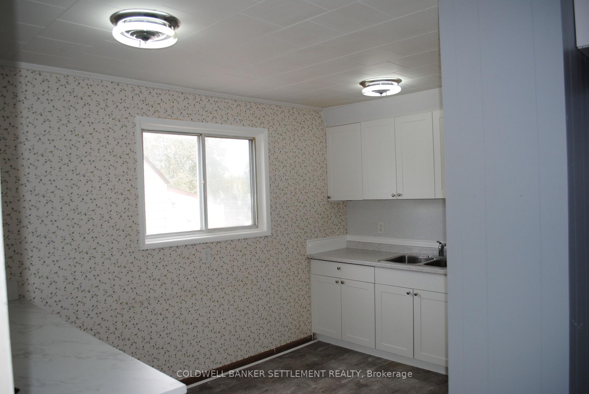 Photo 9 of 48 Pine Street, Smiths Falls, Smiths Falls — HOMEH