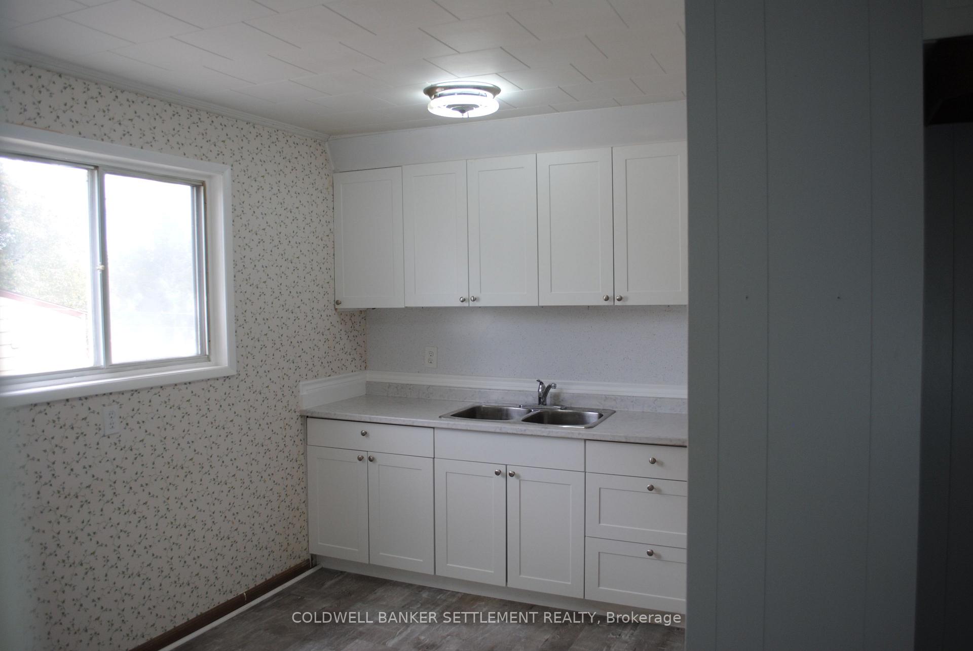 Photo 10 of 48 Pine Street, Smiths Falls, Smiths Falls — HOMEH