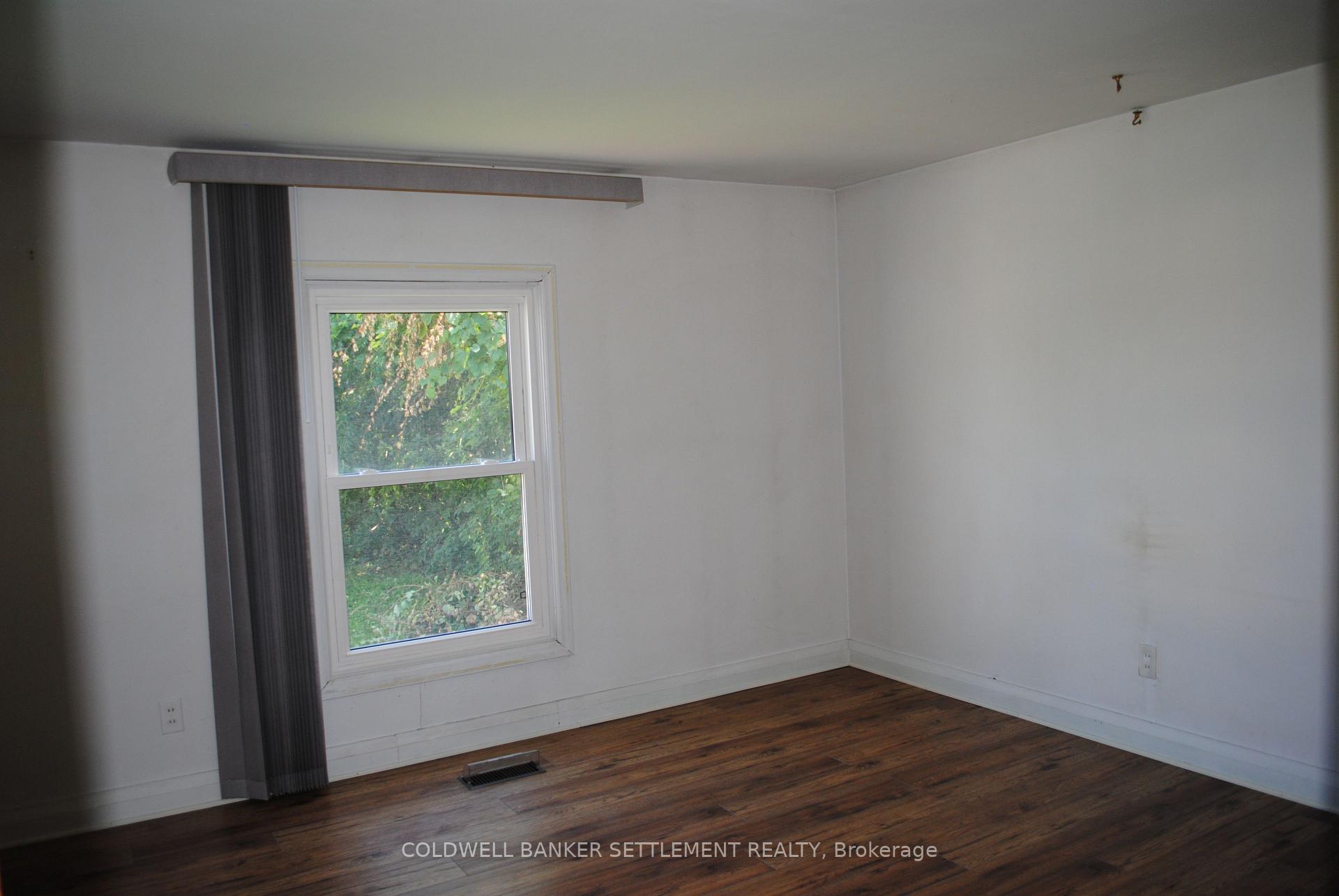 Photo 18 of 48 Pine Street, Smiths Falls, Smiths Falls — HOMEH