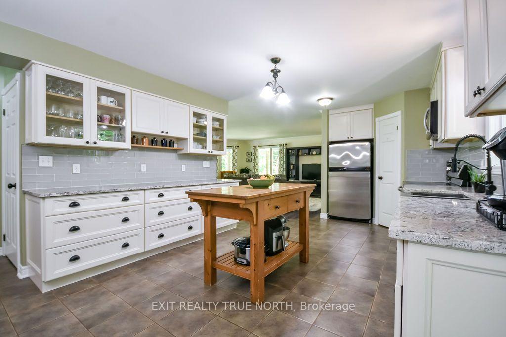 Photo 18 of 3889 Baseline Road, Springwater, Rural Springwater — HOMEH