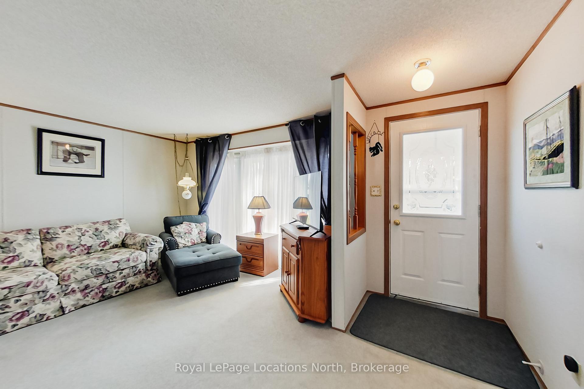 Photo 4 of 5 Murray Drive, Wasaga Beach — HOMEH