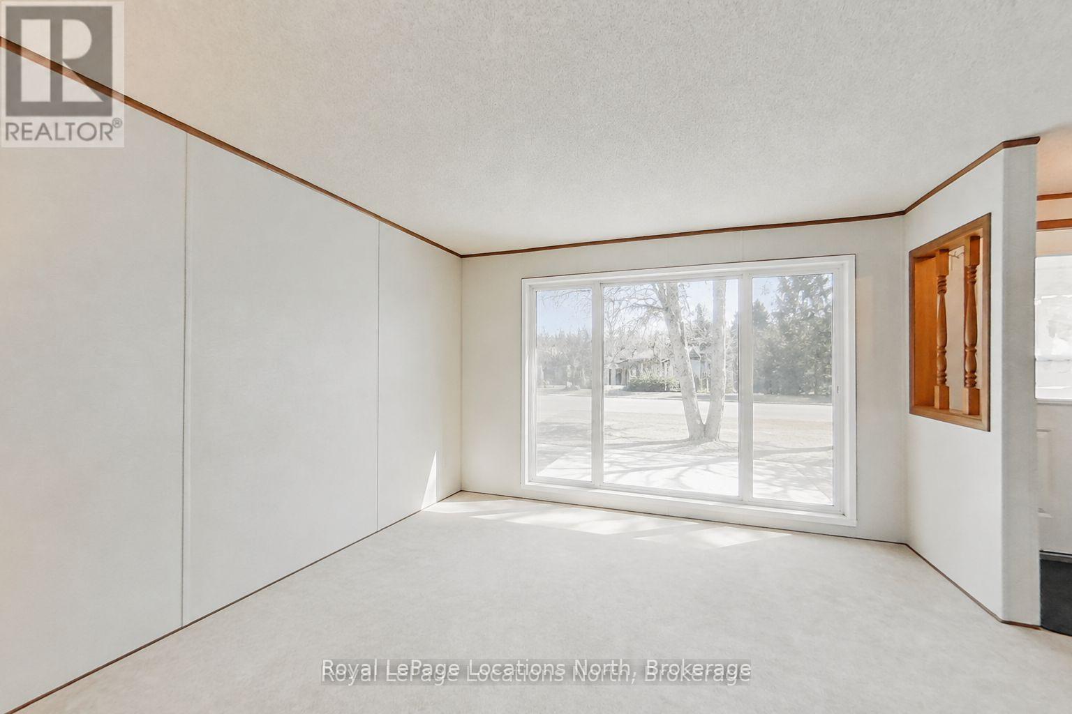 Photo 5 of 5 Murray Drive, Wasaga Beach — HOMEH
