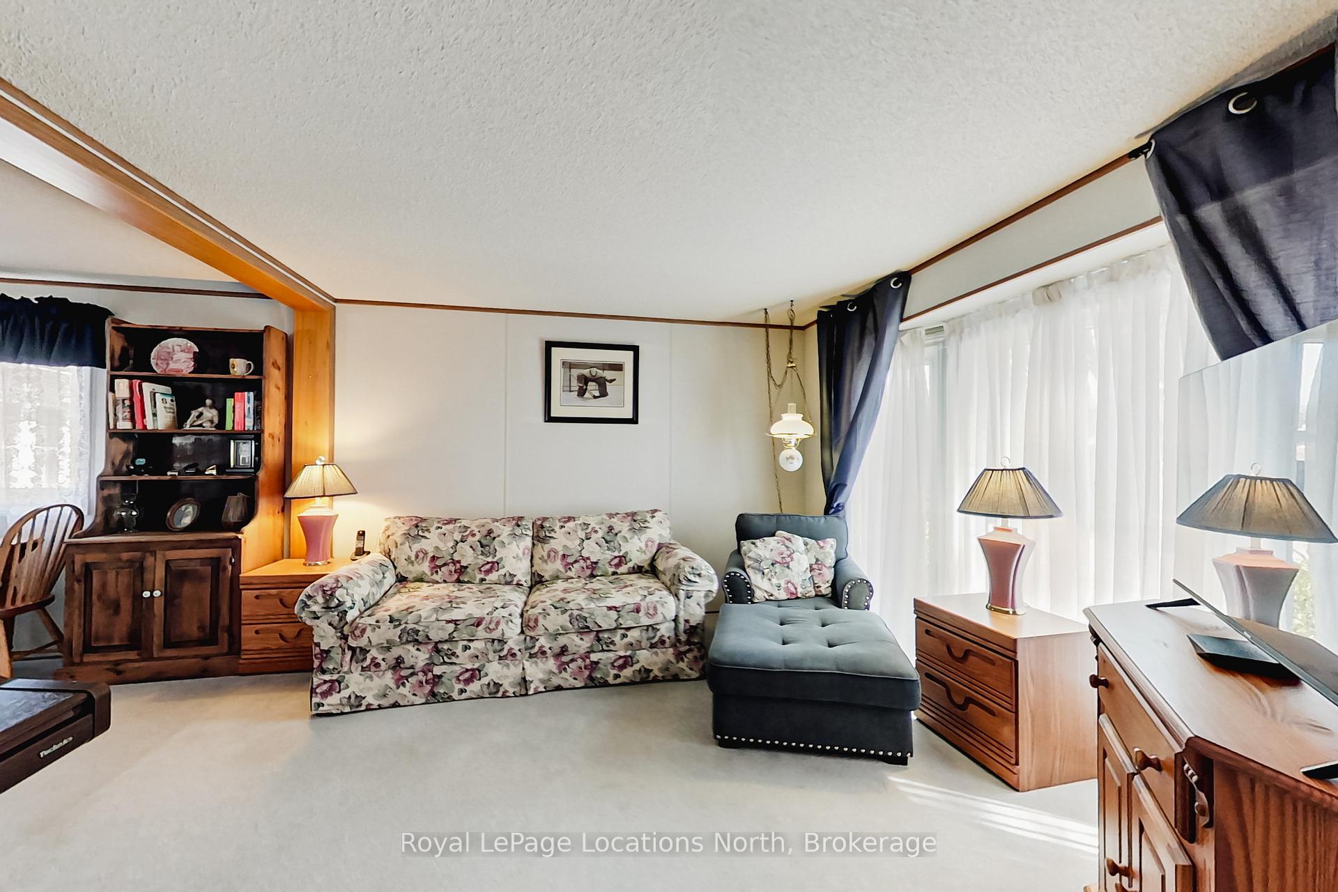 Photo 8 of 5 Murray Drive, Wasaga Beach — HOMEH