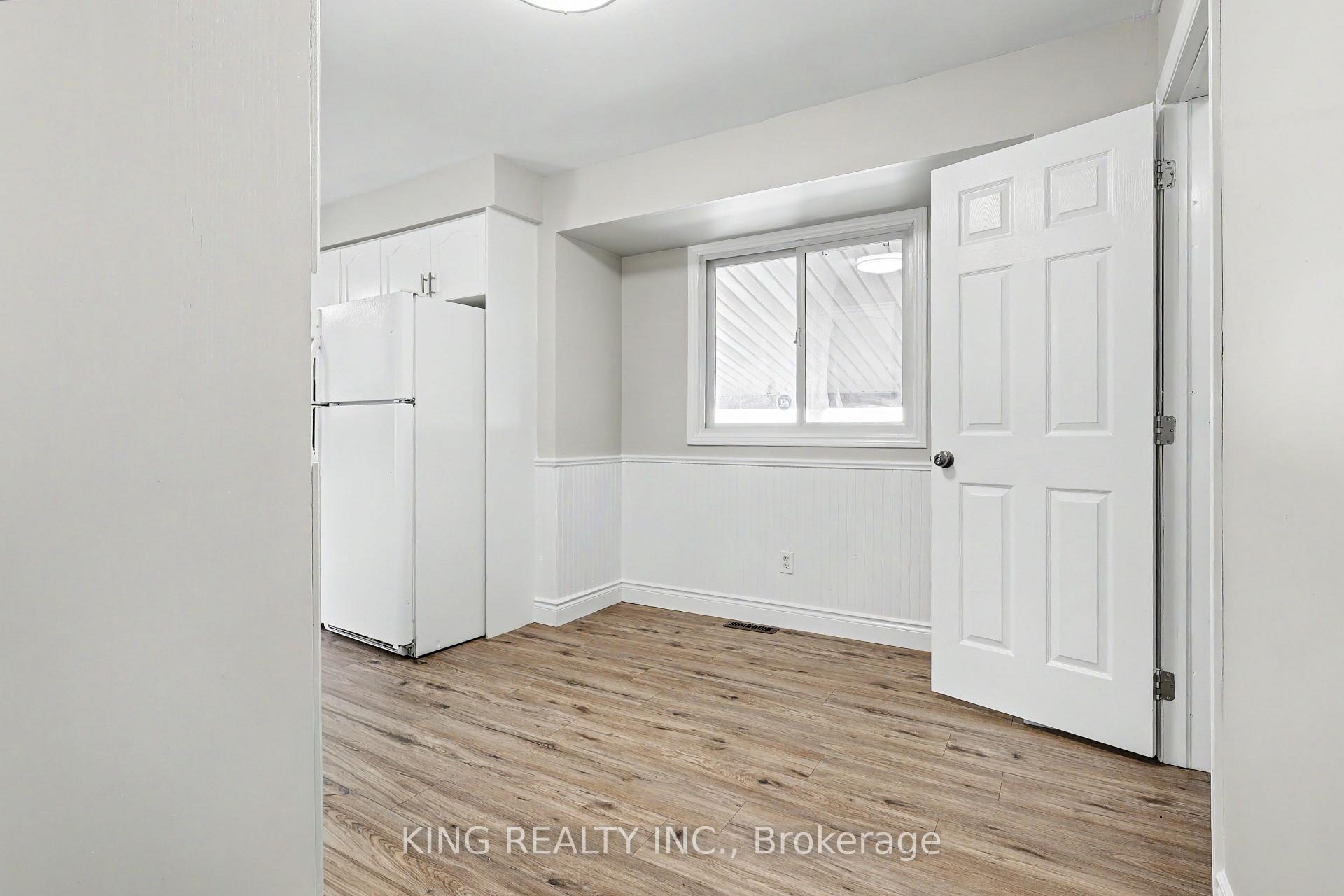 Photo 9 of 287 Portsmouth Crescent E, London, East I — HOMEH
