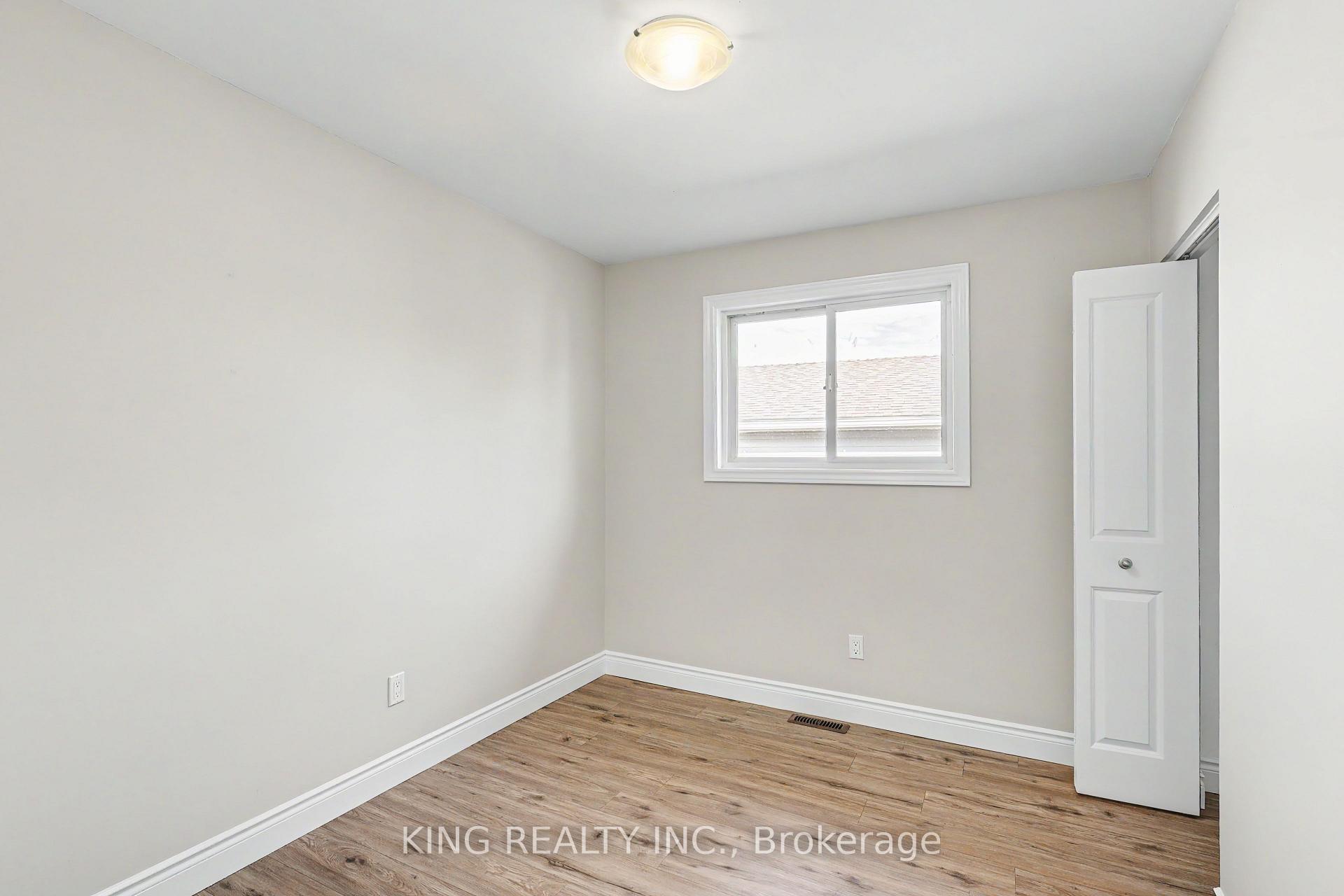 Photo 18 of 287 Portsmouth Crescent E, London, East I — HOMEH