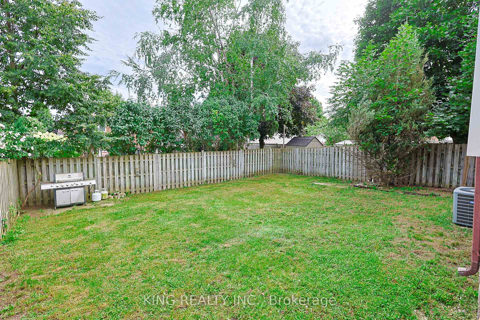 Photo 34 of 287 Portsmouth Crescent E, London, East I — HOMEH