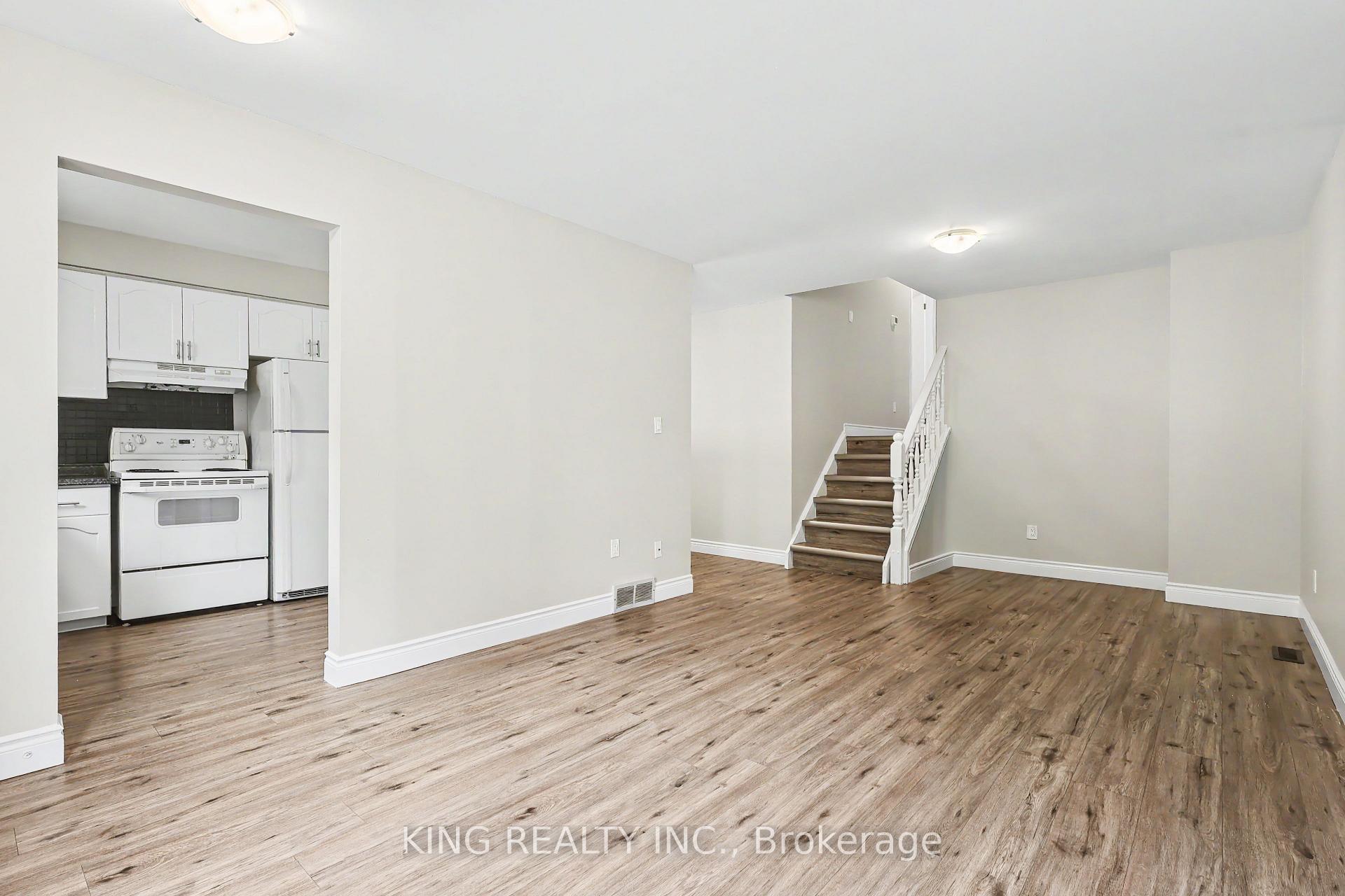 Photo 36 of 287 Portsmouth Crescent E, London, East I — HOMEH