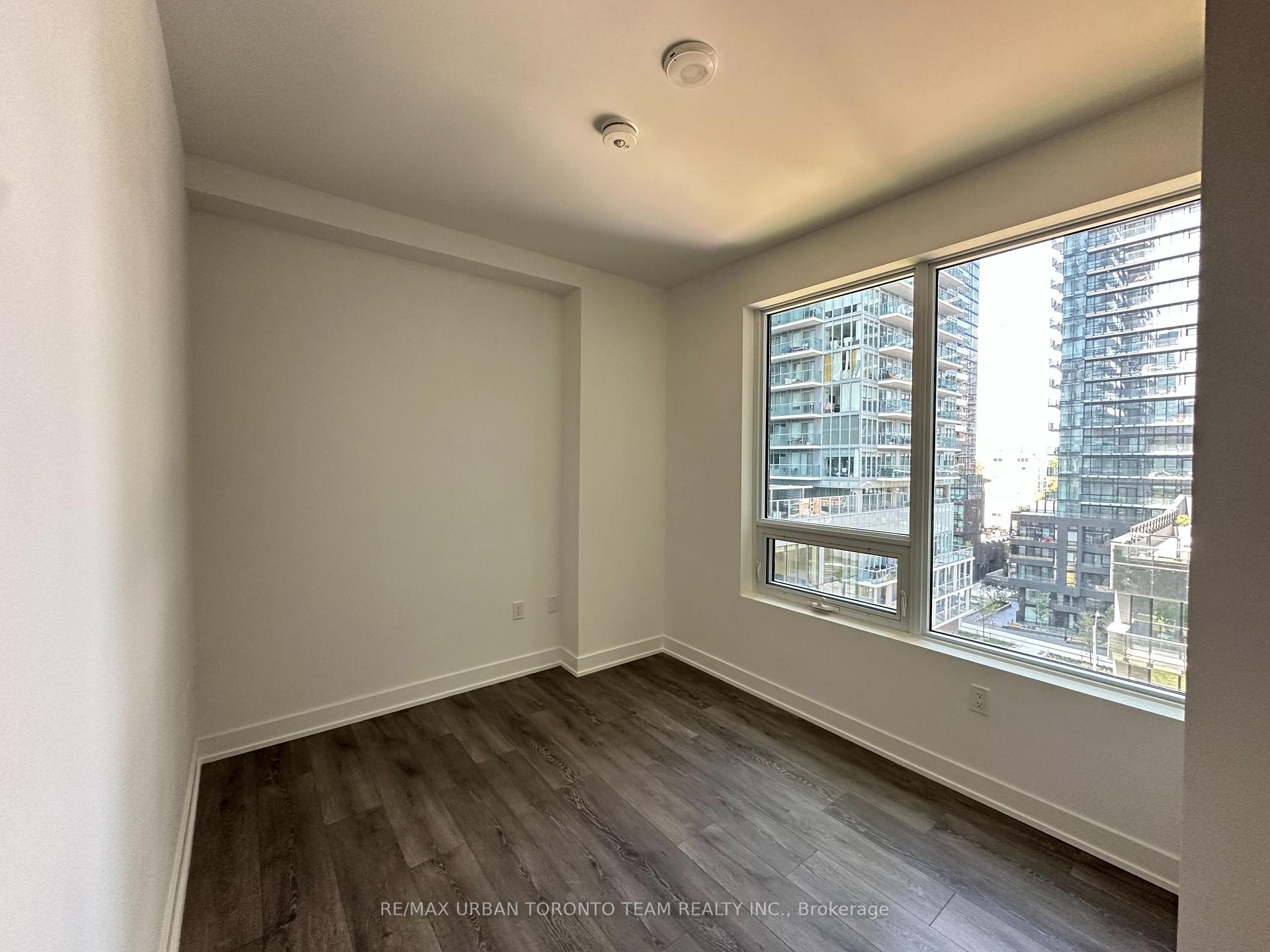 Photo 5 of Unit 805, 127 Broadway Avenue, Toronto, Mount Pleasant West — HOMEH