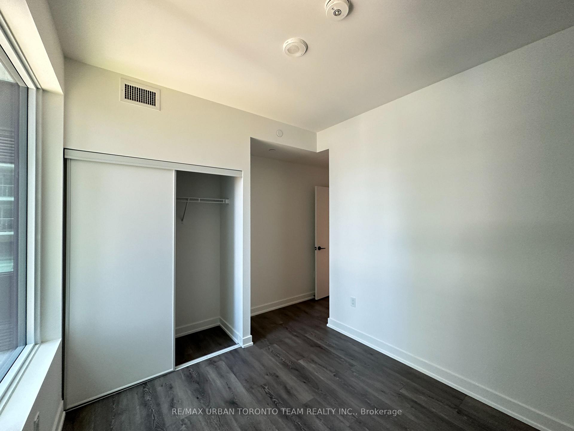 Photo 6 of Unit 805, 127 Broadway Avenue, Toronto, Mount Pleasant West — HOMEH