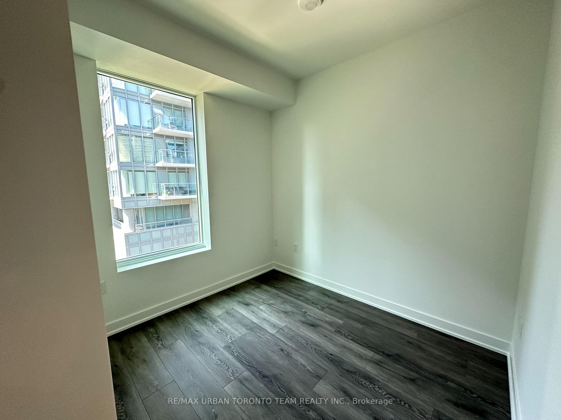 Photo 7 of Unit 805, 127 Broadway Avenue, Toronto, Mount Pleasant West — HOMEH