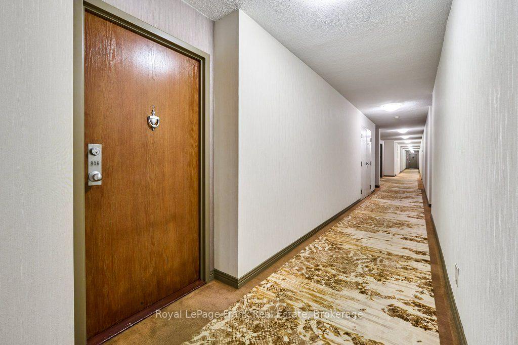 Photo 4 of Unit 806, 711 Rossland Road E, Whitby, Pringle Creek — HOMEH
