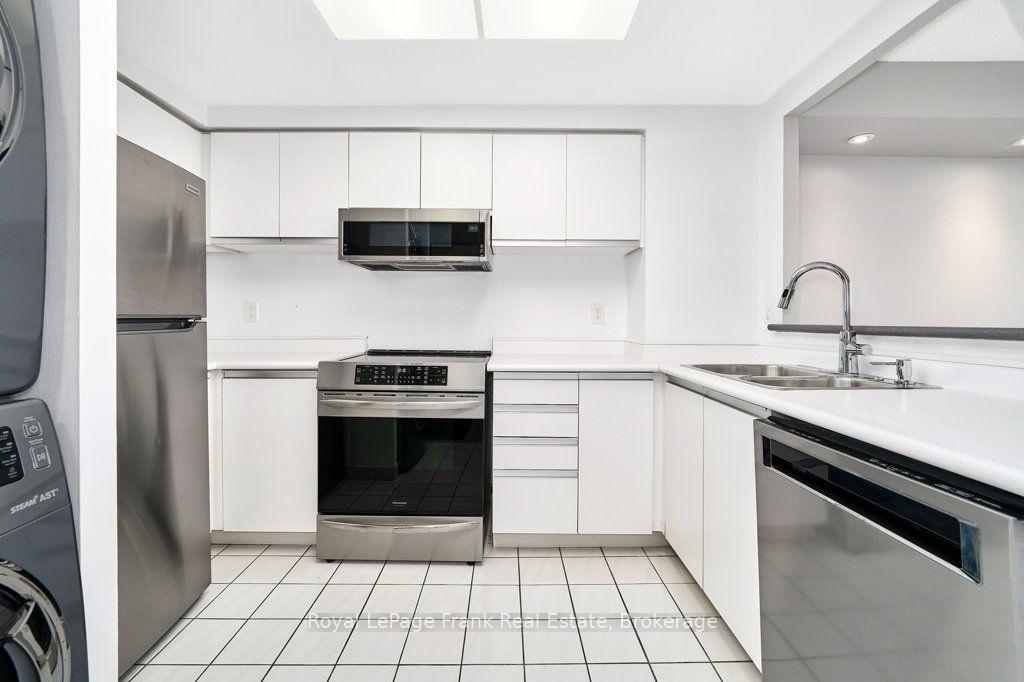 Photo 7 of Unit 806, 711 Rossland Road E, Whitby, Pringle Creek — HOMEH