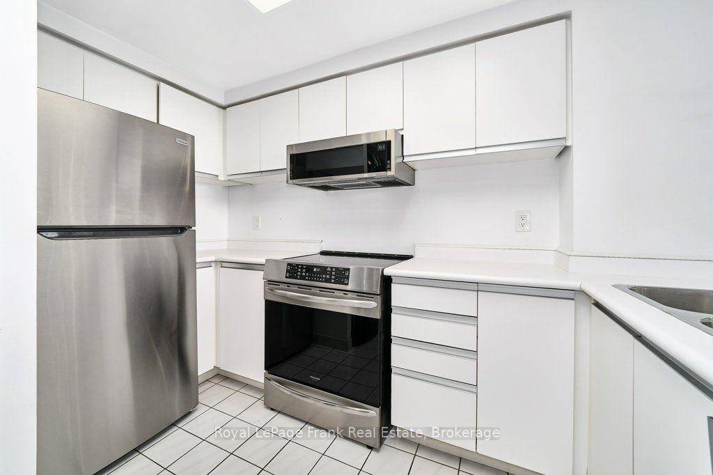 Photo 8 of Unit 806, 711 Rossland Road E, Whitby, Pringle Creek — HOMEH