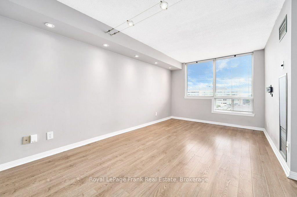 Photo 14 of Unit 806, 711 Rossland Road E, Whitby, Pringle Creek — HOMEH