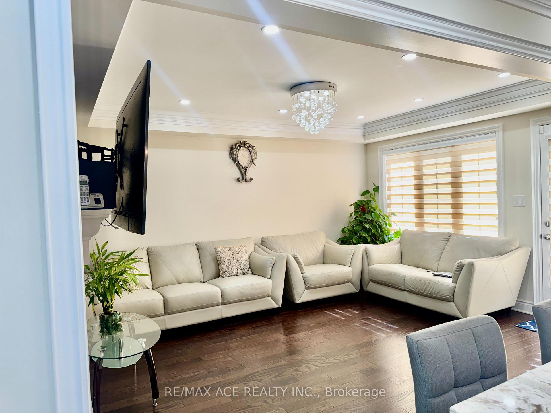 Photo 9 of 1011 Cameo Street, Pickering, Rural Pickering — HOMEH