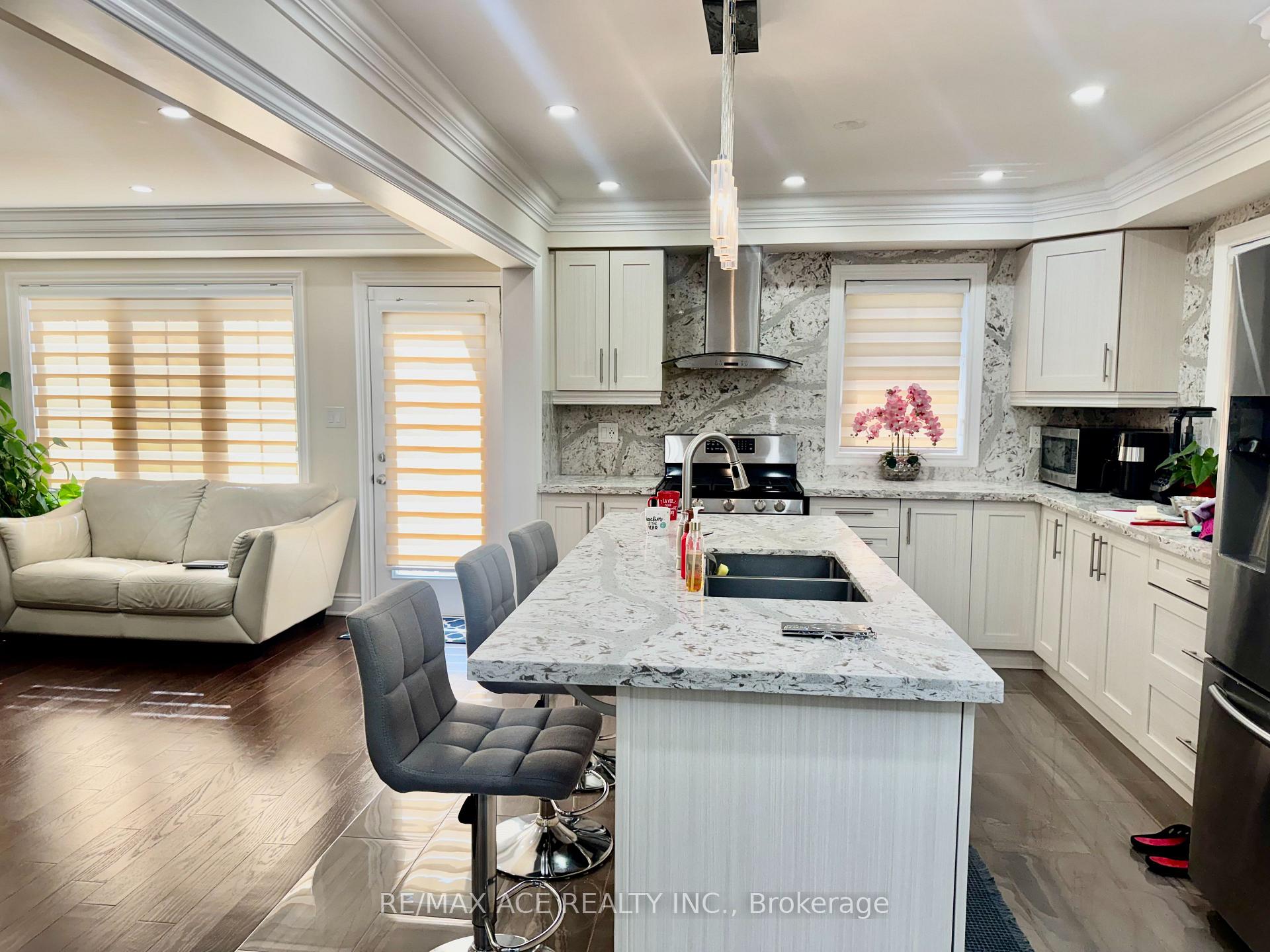 Photo 12 of 1011 Cameo Street, Pickering, Rural Pickering — HOMEH