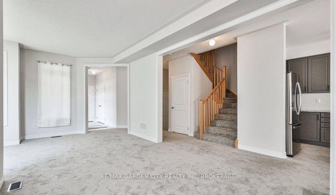 Photo 9 of 41 Bentgrass Drive, Welland, Hwy 406/Welland — HOMEH