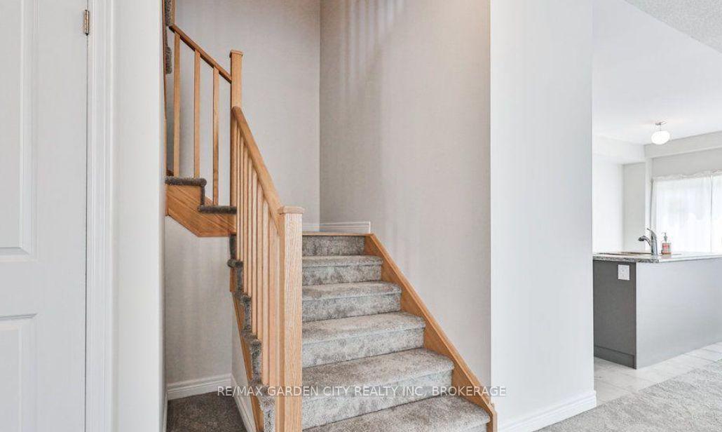 Photo 11 of 41 Bentgrass Drive, Welland, Hwy 406/Welland — HOMEH