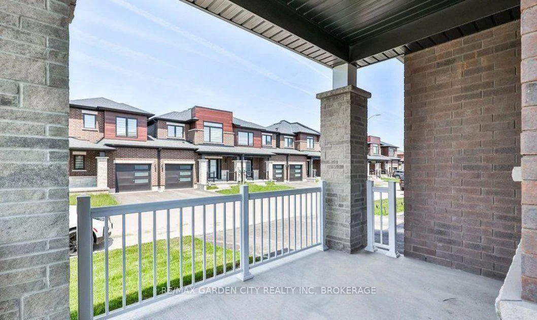 Photo 5 of 41 Bentgrass Drive, Welland, Hwy 406/Welland — HOMEH