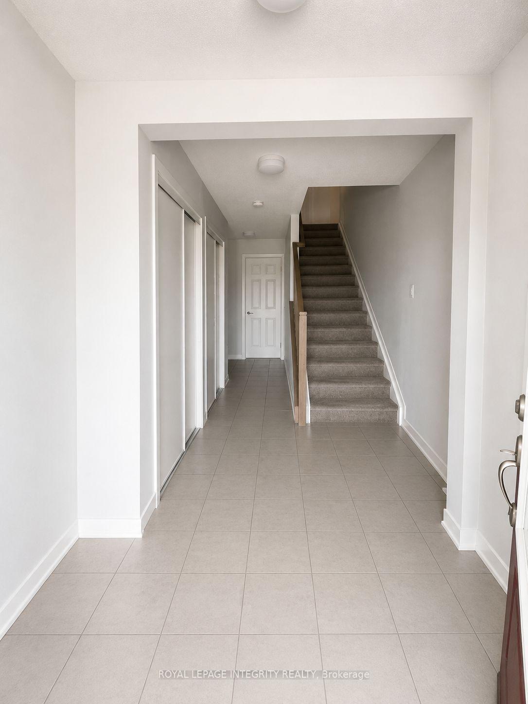 Photo 2 of 347 Parallax Private, Ottawa, Barrhaven - Half Moon Bay — HOMEH