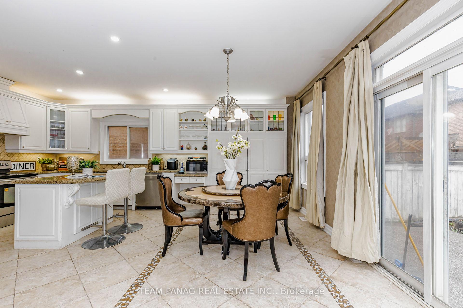 Photo 10 of 19 Valleycreek Drive, Brampton, Bram East — HOMEH
