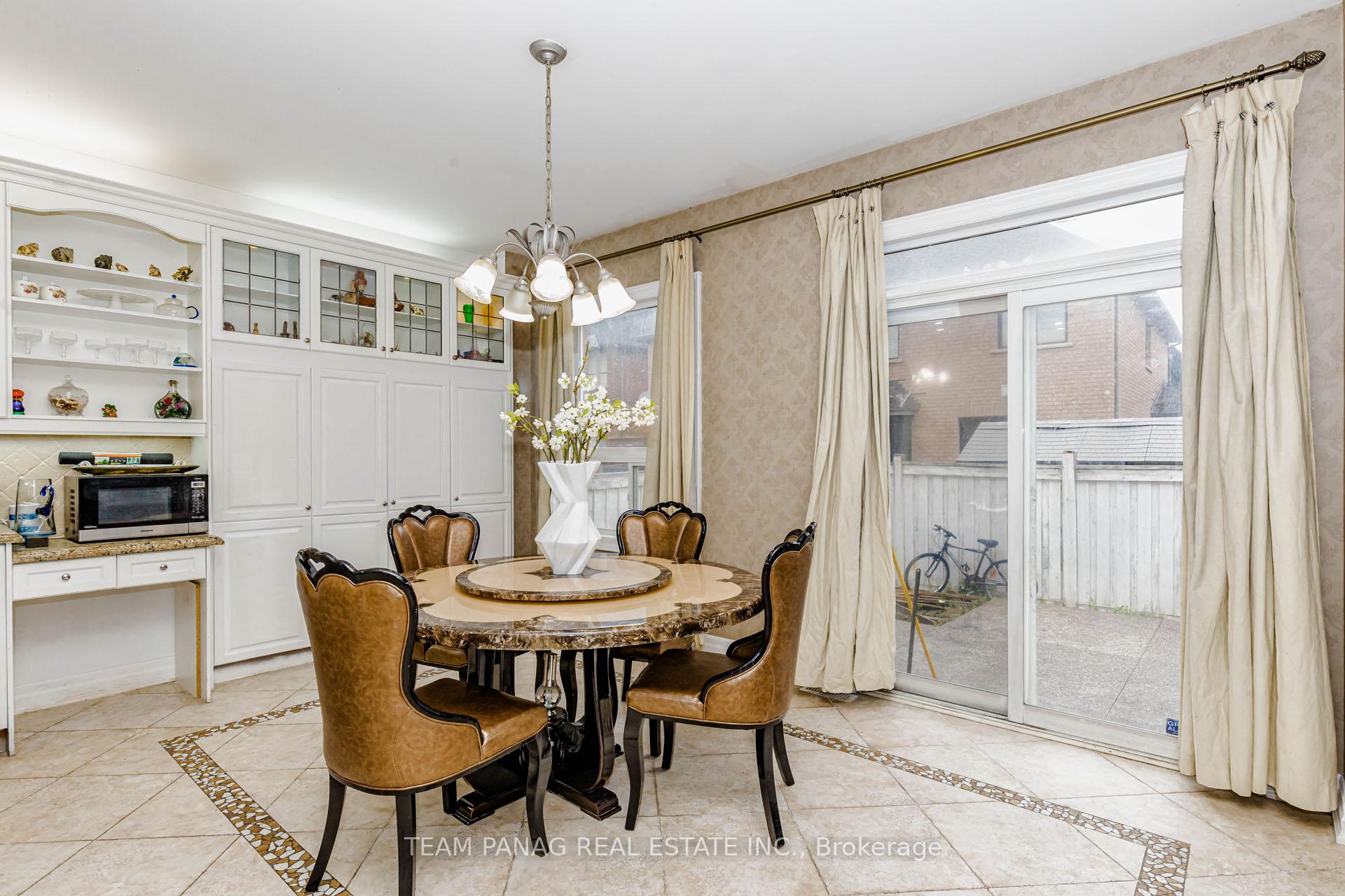 Photo 11 of 19 Valleycreek Drive, Brampton, Bram East — HOMEH
