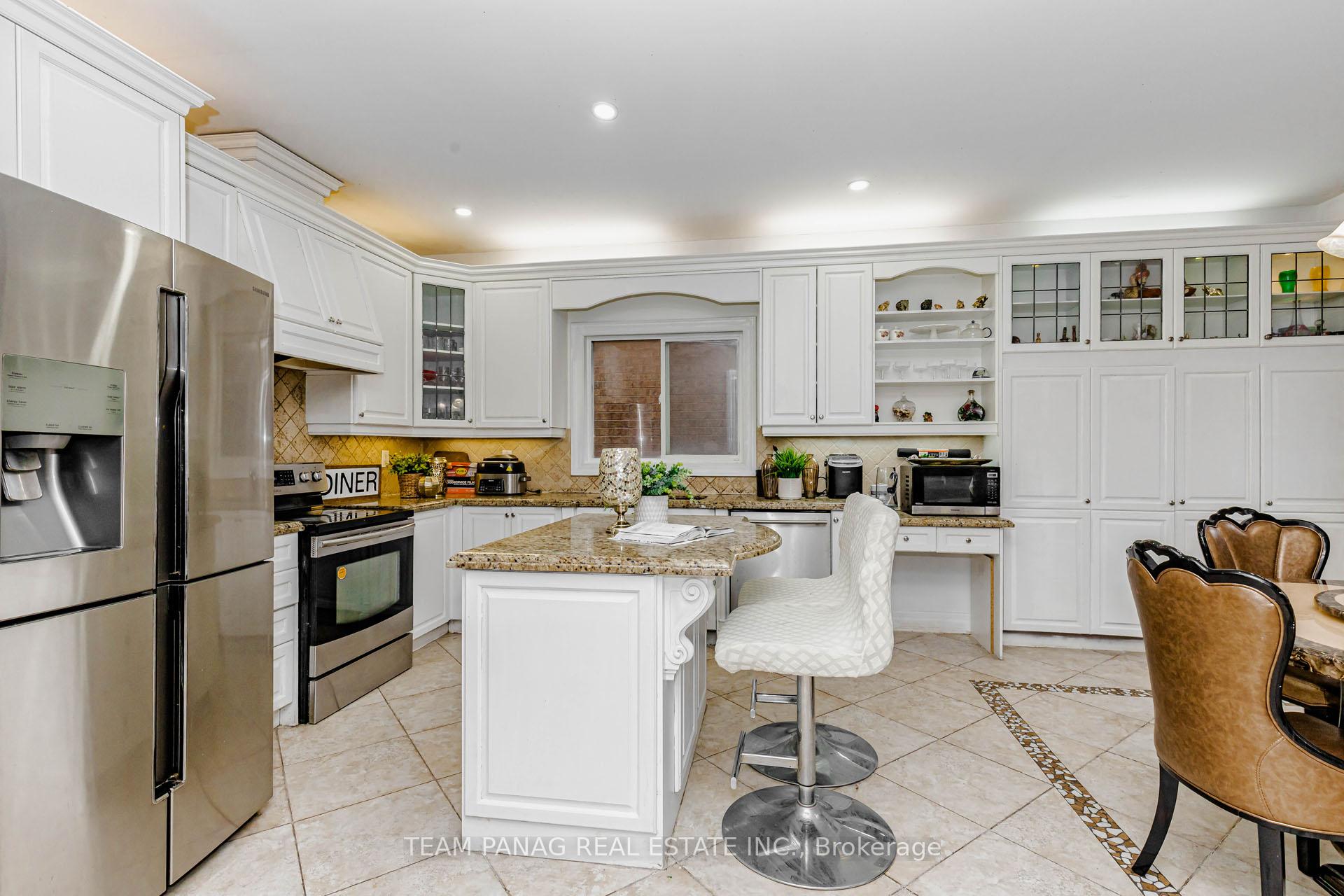 Photo 12 of 19 Valleycreek Drive, Brampton, Bram East — HOMEH
