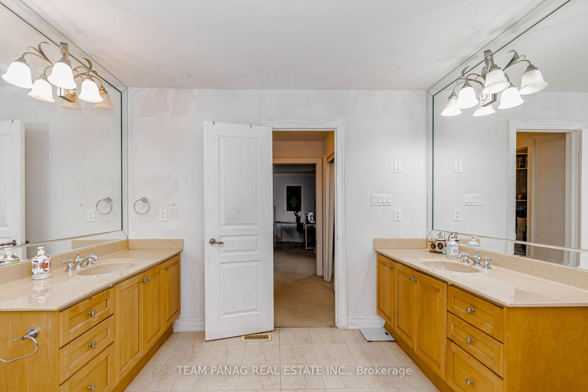 Photo 21 of 19 Valleycreek Drive, Brampton, Bram East — HOMEH