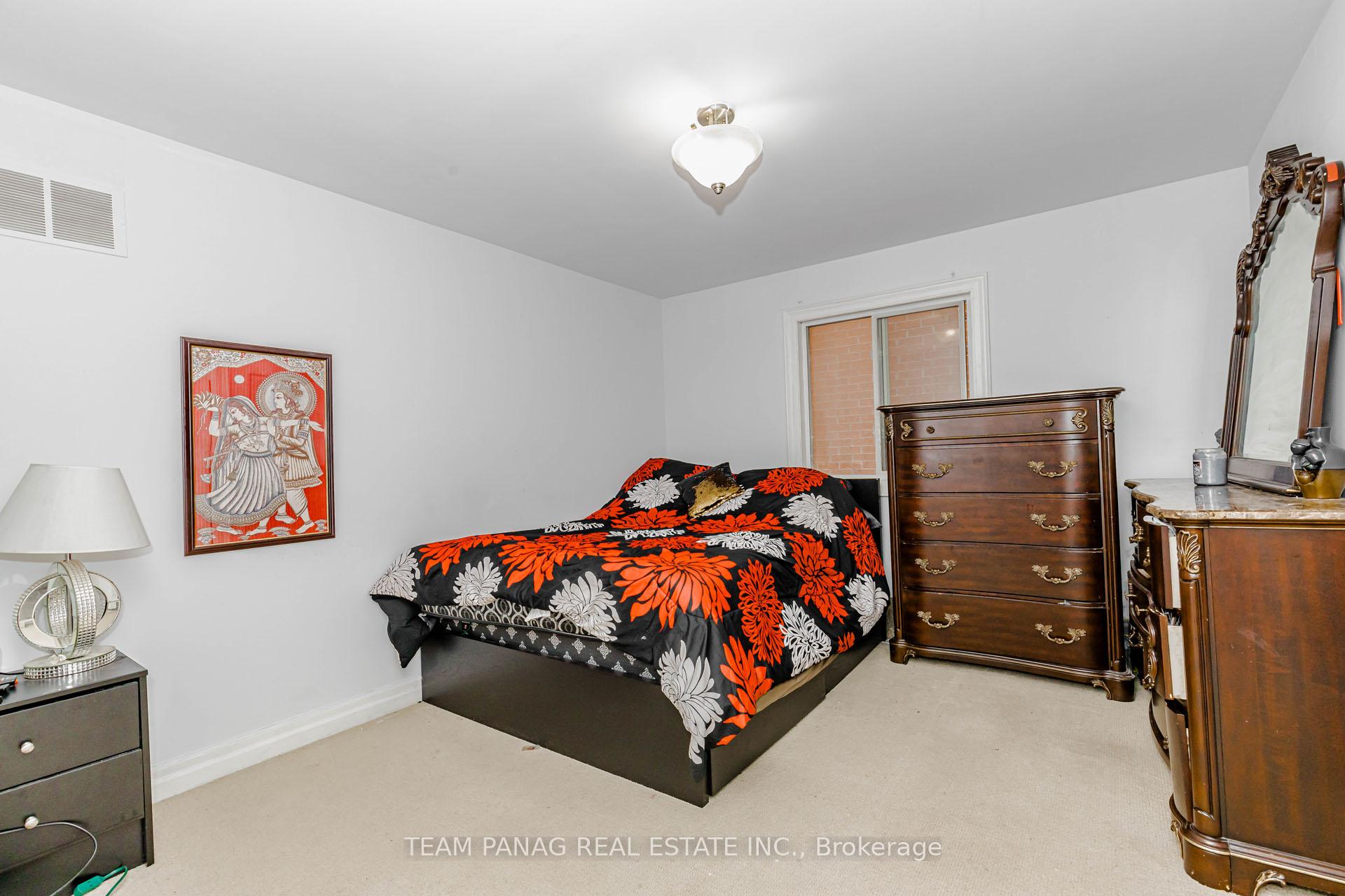 Photo 23 of 19 Valleycreek Drive, Brampton, Bram East — HOMEH