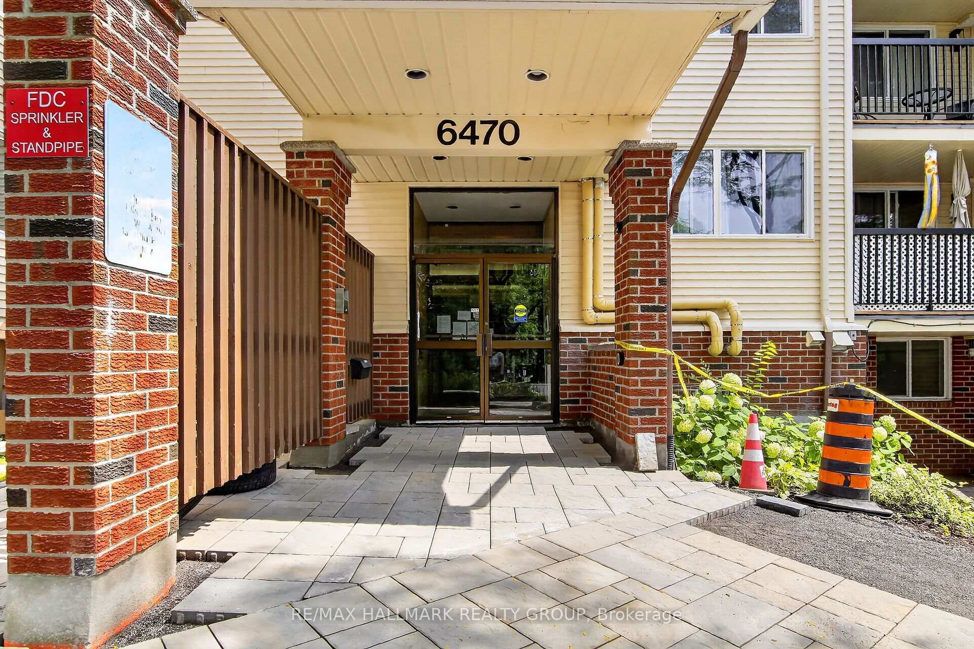 Photo 3 of Unit 306, 6470 Bilberry Drive, Ottawa, Orleans Wood — HOMEH