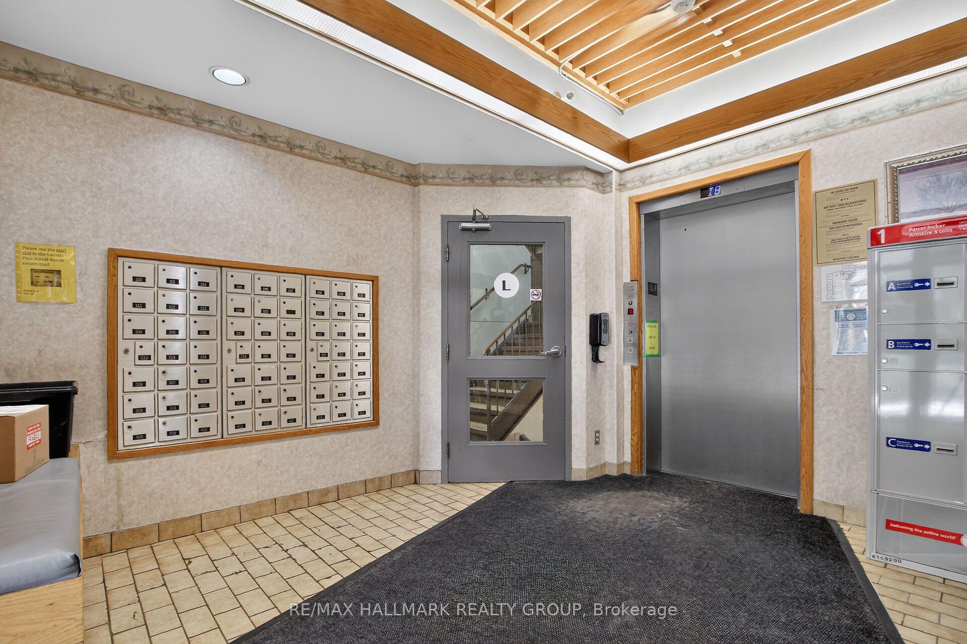 Photo 4 of Unit 306, 6470 Bilberry Drive, Ottawa, Orleans Wood — HOMEH