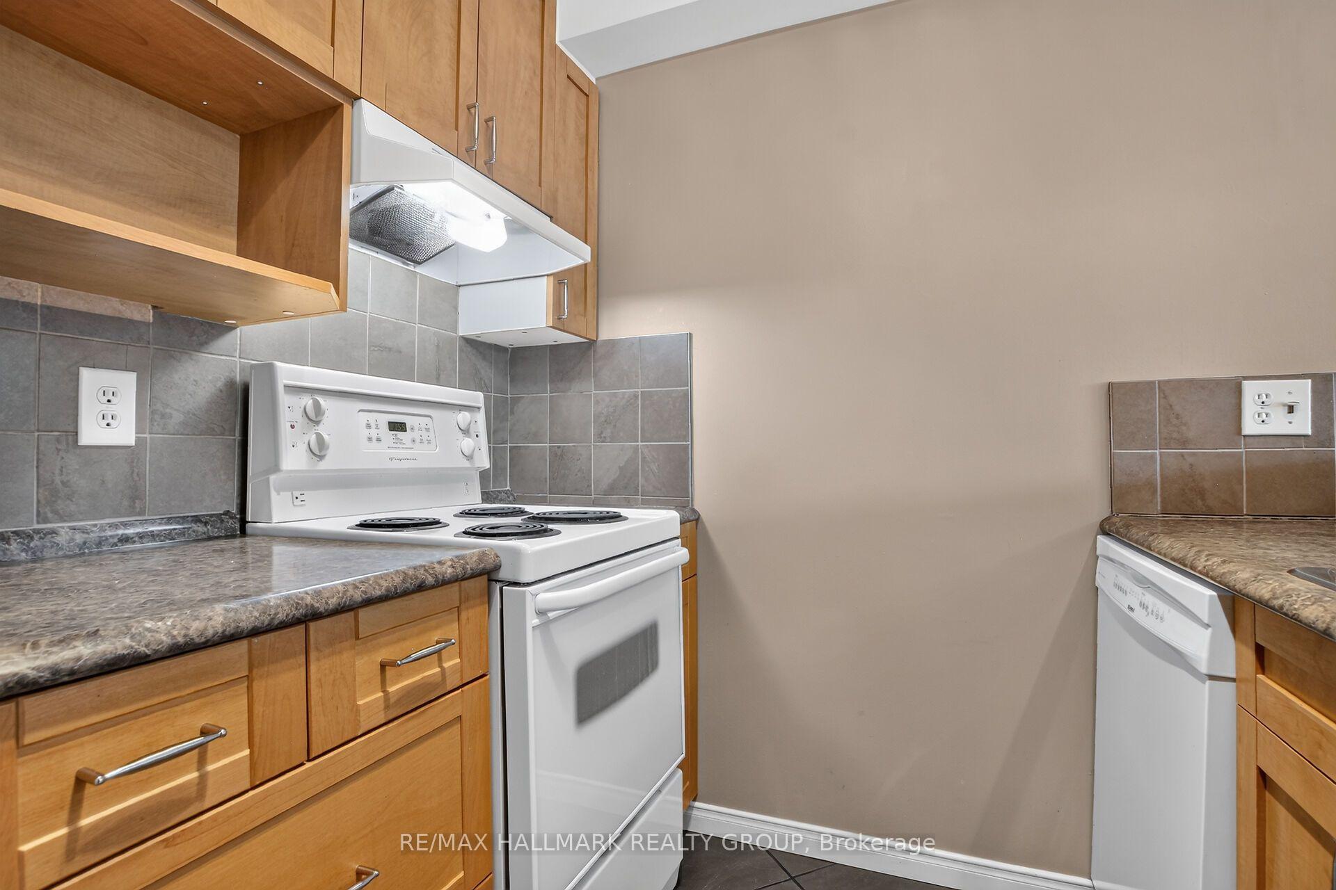 Photo 19 of Unit 306, 6470 Bilberry Drive, Ottawa, Orleans Wood — HOMEH