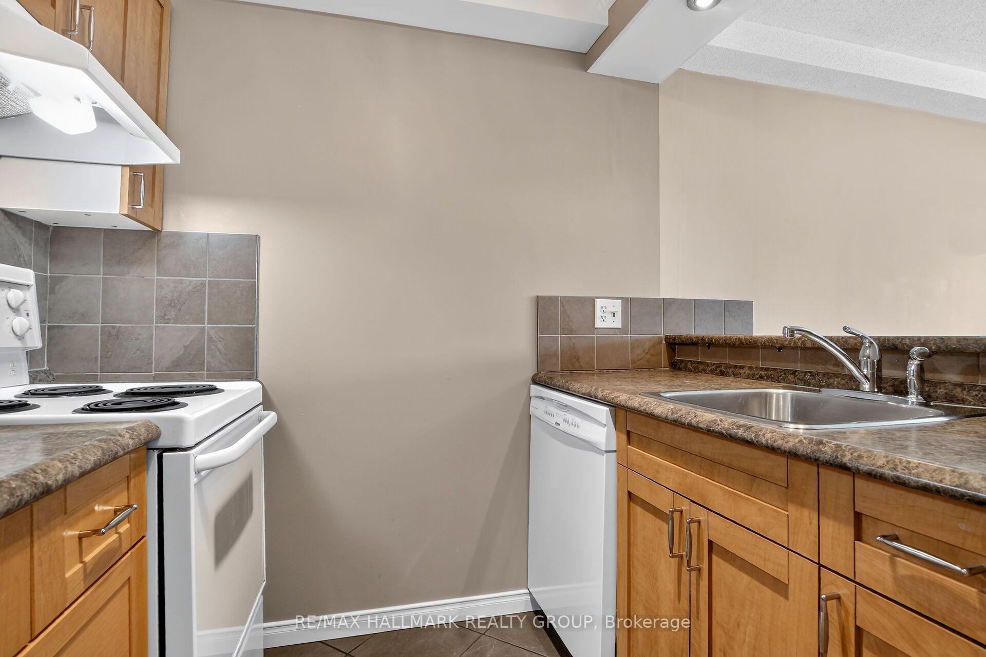 Photo 20 of Unit 306, 6470 Bilberry Drive, Ottawa, Orleans Wood — HOMEH