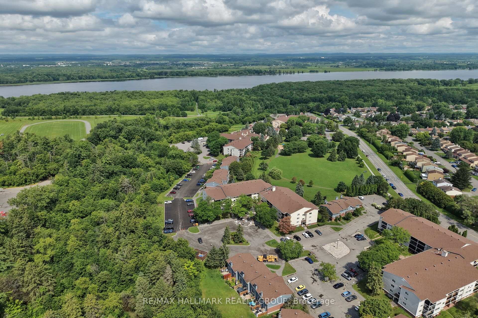 Photo 35 of Unit 306, 6470 Bilberry Drive, Ottawa, Orleans Wood — HOMEH