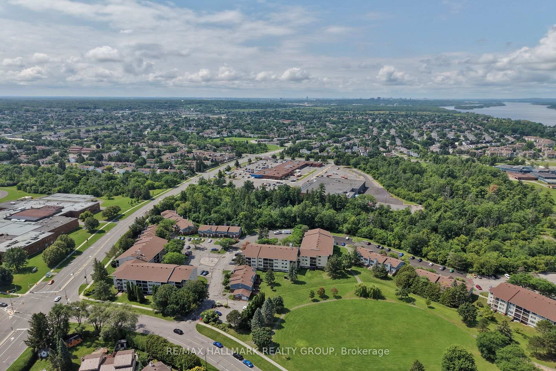 Photo 36 of Unit 306, 6470 Bilberry Drive, Ottawa, Orleans Wood — HOMEH