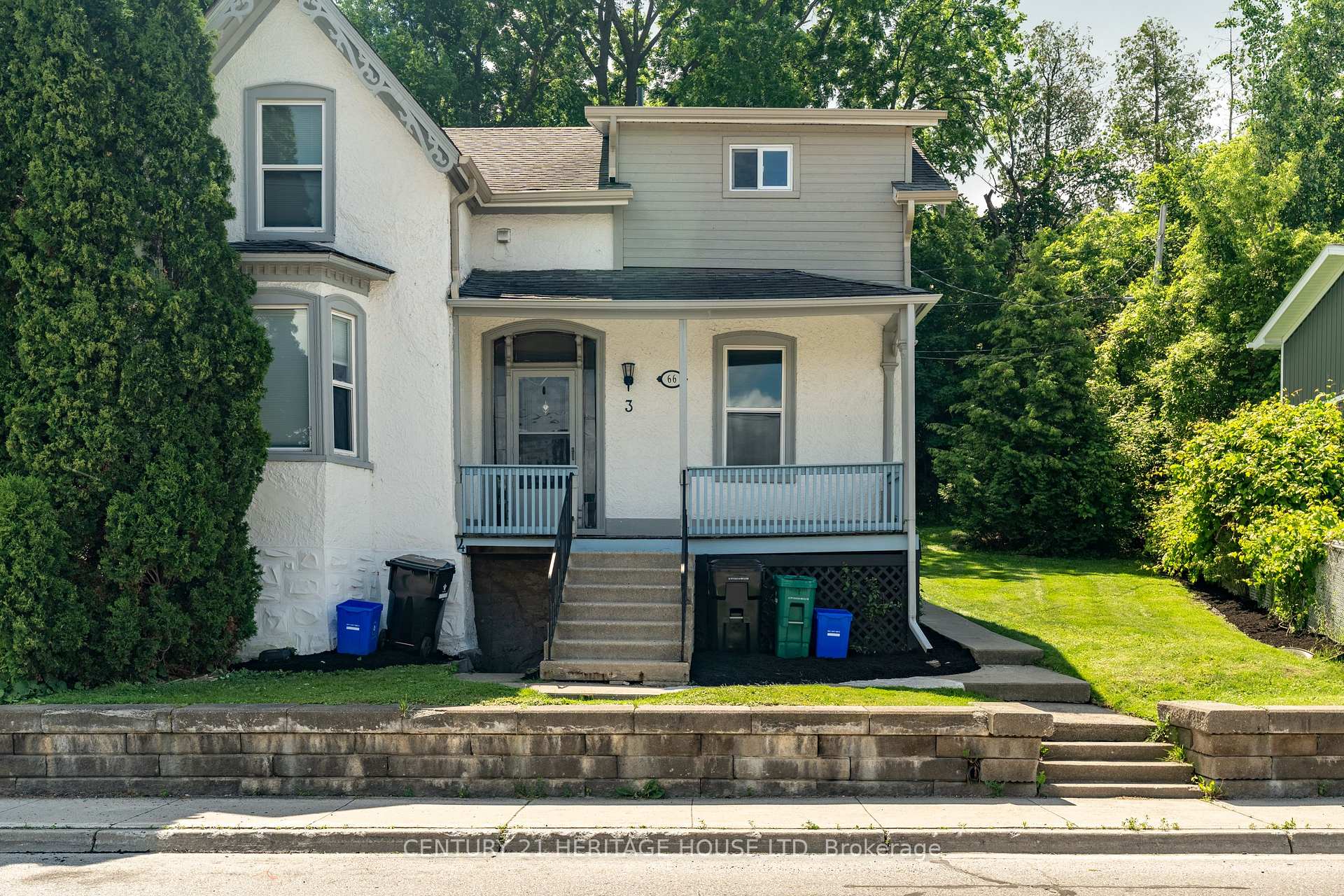 Photo of 66 Queen Street W